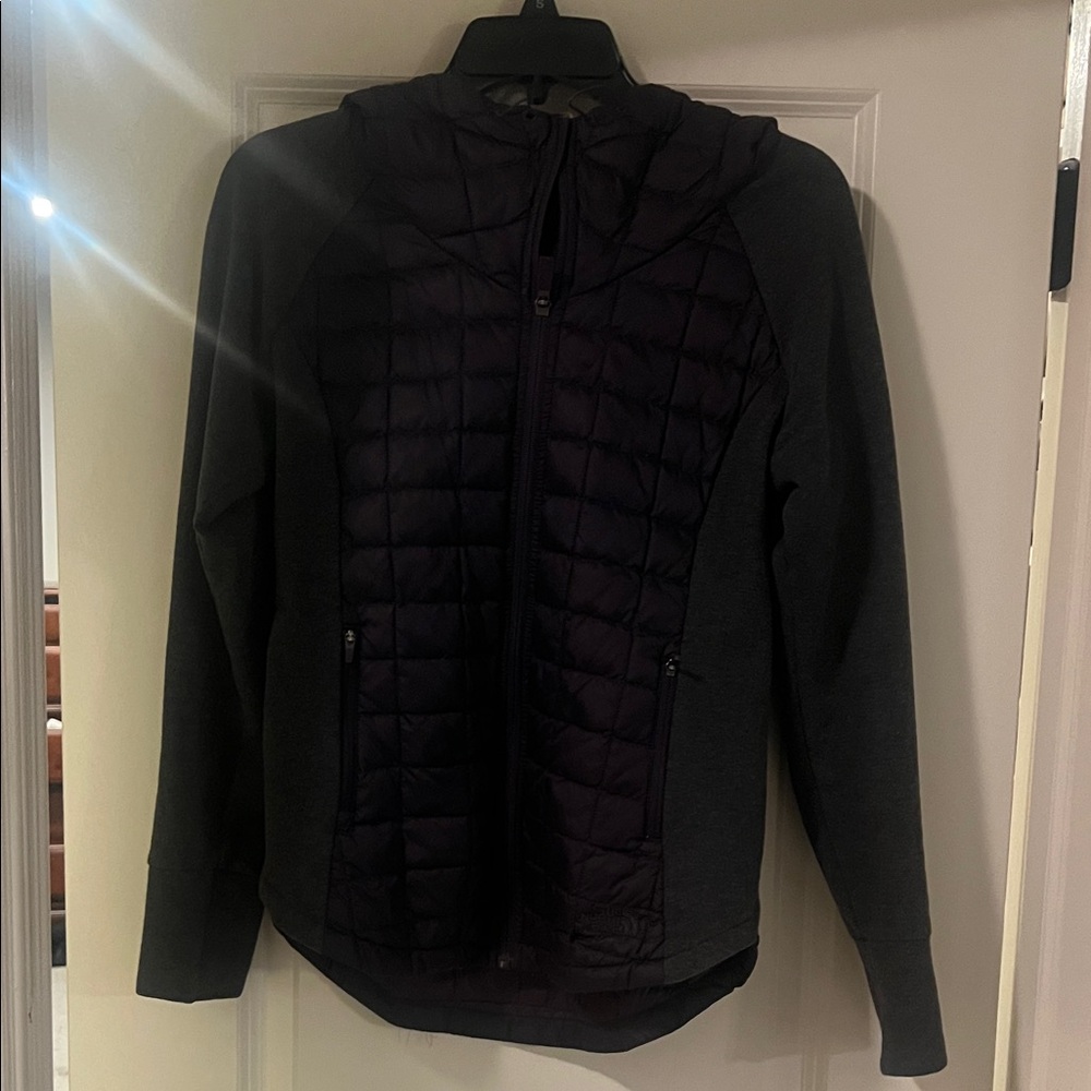 The North Face Women's Purple and gray Quilted Jacket